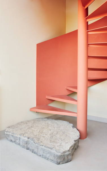 Дом, адаптированный к экстремально крутому склону Дом, адаптированный к экстремально крутому склону