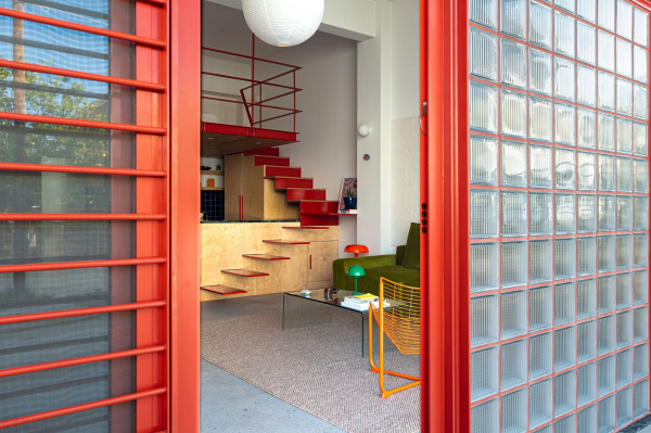 Многоуровневый лофт с индустриальной атмосферой