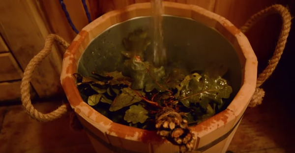 Как запарить веник для бани Как запарить веник для бани