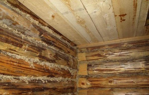 Настильный потолок в бане Настильный потолок в бане