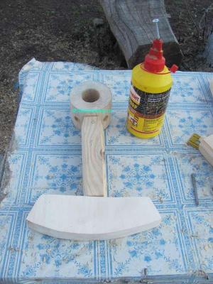  
Деревянное колесо