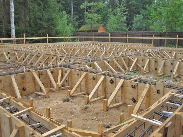 Как правильно сделать опалубку для фундамента Как правильно сделать опалубку для фундамента