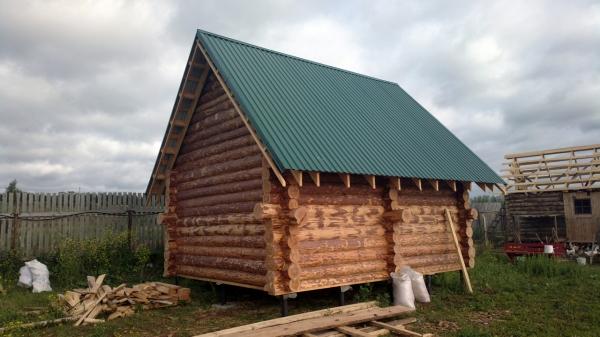 Правила монтажа профнастила на крышу