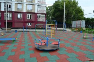 Резиновая плитка для дачи: особенности и установка