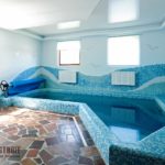 Плитка мозаика для ванной комнаты: особенности укладки и эксплуатации