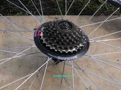 Как поменять заднее колесо на скоростном велосипеде
Как поменять заднее колесо на скоростном велосипеде