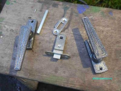 Как установить дверной замок и защёлку своими руками
Как установить дверной замок и защёлку своими руками