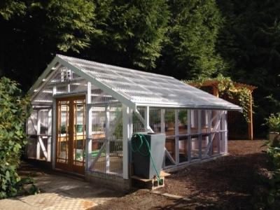 Парники своими руками: проекты и материалы для строительства
