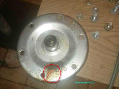 Проржавел фланец гидроаккумулятора насосной станции. Что делать?
Проржавел фланец гидроаккумулятора насосной станции. Что делать?