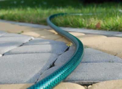 Шланги для полива: какие лучше? Шланги для полива: какие лучше?