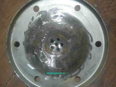 Проржавел фланец гидроаккумулятора насосной станции. Что делать?
Проржавел фланец гидроаккумулятора насосной станции. Что делать?