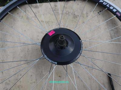 Как поменять заднее колесо на скоростном велосипеде
Как поменять заднее колесо на скоростном велосипеде