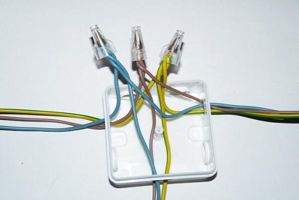 Электромонтажные работы в квартире: поэтапная схема выполнения