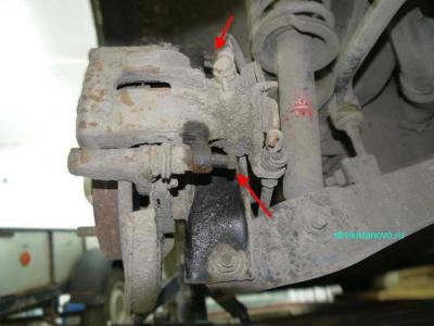  
Замена задних тормозных колодок на Мицубиси Каризма