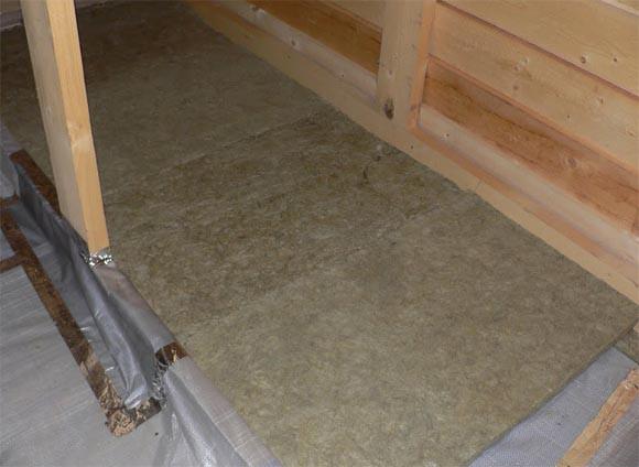 Настильный потолок в бане Настильный потолок в бане