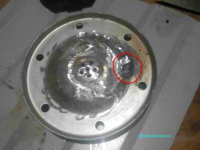 Проржавел фланец гидроаккумулятора насосной станции. Что делать?
Проржавел фланец гидроаккумулятора насосной станции. Что делать?