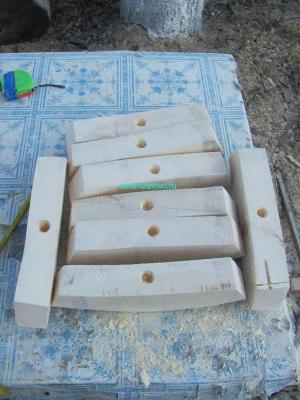  
Деревянное колесо