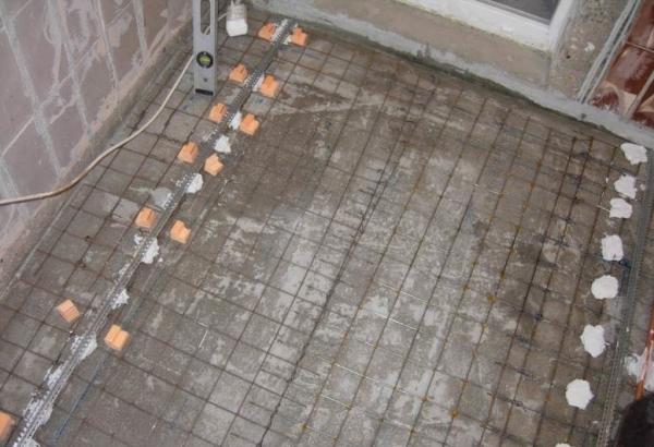 Как утеплить пол в бане