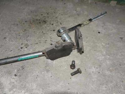  
Замена задних тормозных колодок на Мицубиси Каризма