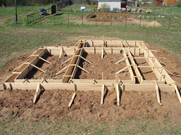 Мелкозаглубленный ленточный фундамент своими руками Мелкозаглубленный ленточный фундамент своими руками
