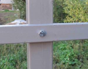  
Установка столбов для забора