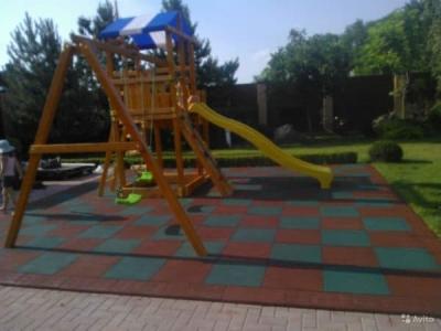 Резиновая плитка для дачи: особенности и установка