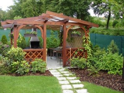 Обустройство беседки на даче
