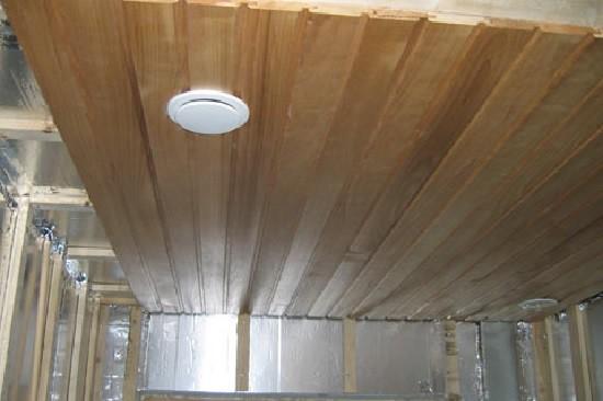 Подшивной потолок в бане Подшивной потолок в бане