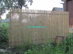  
Декоративный забор из тростника