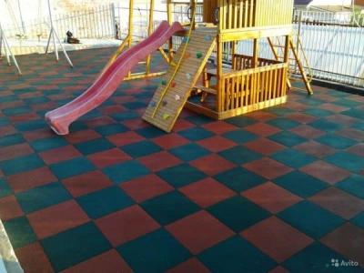 Резиновая плитка для дачи: особенности и установка