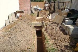 Отвод воды от фундамента дома: делаем отвод воды своими руками с фото инструкциями Отвод воды от фундамента дома: делаем отвод воды своими руками с фото инструкциями