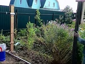 Как построить забор из профлиста своими руками: этапы подготовки и видео пример самостоятельного строительства забора из профлиста Как построить забор из профлиста своими руками: этапы подготовки и видео пример самостоятельного строительства забора из профлиста