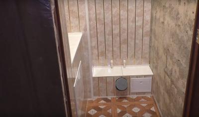 Отделка туалета ПВХ панелями — выбор материала и пошаговая инструкция по монтажу