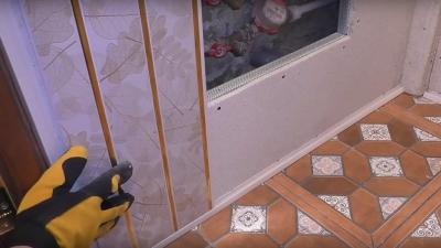 Отделка туалета ПВХ панелями — выбор материала и пошаговая инструкция по монтажу