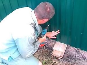 Как построить забор из профлиста своими руками: этапы подготовки и видео пример самостоятельного строительства забора из профлиста Как построить забор из профлиста своими руками: этапы подготовки и видео пример самостоятельного строительства забора из профлиста