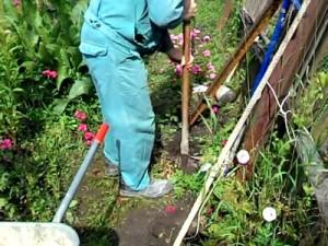 Как построить забор из профлиста своими руками: этапы подготовки и видео пример самостоятельного строительства забора из профлиста Как построить забор из профлиста своими руками: этапы подготовки и видео пример самостоятельного строительства забора из профлиста