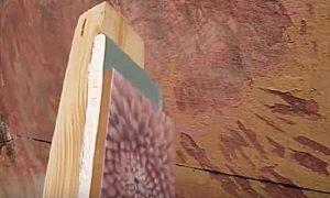 Как заделать стык между ванной и стеной