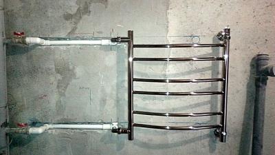 Подключение полотенцесушителя к стояку горячей воды схема Подключение полотенцесушителя к стояку горячей воды схема