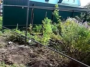 Как построить забор из профлиста своими руками: этапы подготовки и видео пример самостоятельного строительства забора из профлиста Как построить забор из профлиста своими руками: этапы подготовки и видео пример самостоятельного строительства забора из профлиста