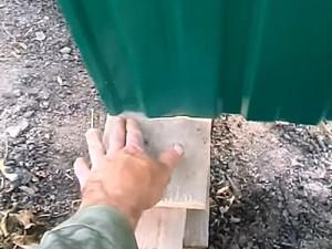 Как построить забор из профлиста своими руками: этапы подготовки и видео пример самостоятельного строительства забора из профлиста Как построить забор из профлиста своими руками: этапы подготовки и видео пример самостоятельного строительства забора из профлиста