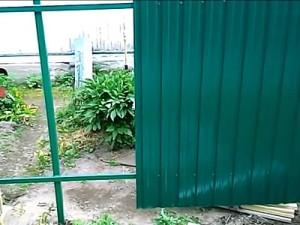 Как построить забор из профлиста своими руками: этапы подготовки и видео пример самостоятельного строительства забора из профлиста Как построить забор из профлиста своими руками: этапы подготовки и видео пример самостоятельного строительства забора из профлиста