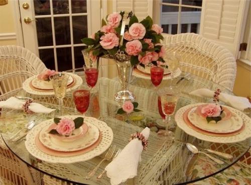 Вазы в интерьере комнаты