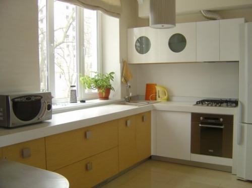 Микроволновка на кухне: где разместить