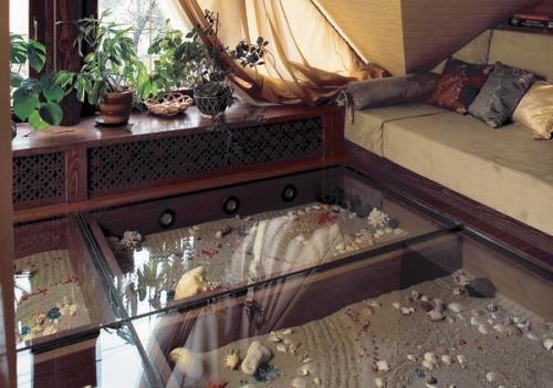 Стеклянный пол в гостиной комнате Стеклянный пол в гостиной комнате