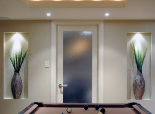 Вазы в интерьере комнаты