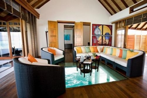 Стеклянный пол в гостиной комнате Стеклянный пол в гостиной комнате