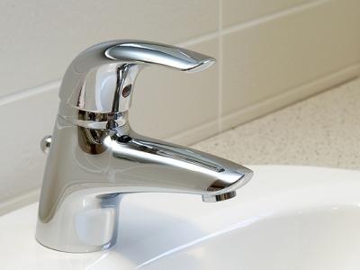 Смеситель для раковины в ванную комнату: полезные рекомендации для приобретения и установки смесителя в ванной комнате