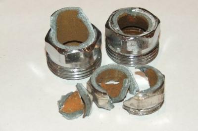 Смеситель для раковины в ванную комнату: полезные рекомендации для приобретения и установки смесителя в ванной комнате