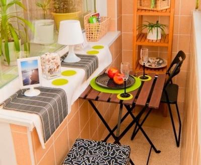 Варианты отделки балкона внутри: отделочные материалы и фото оформления Варианты отделки балкона внутри: отделочные материалы и фото оформления