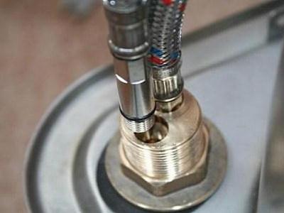 Смеситель для раковины в ванную комнату: полезные рекомендации для приобретения и установки смесителя в ванной комнате